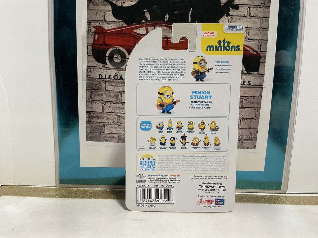 MINIONS MOVIE -  4-INCH GUITAR POSEABLE STRUMMING STUART B2 image