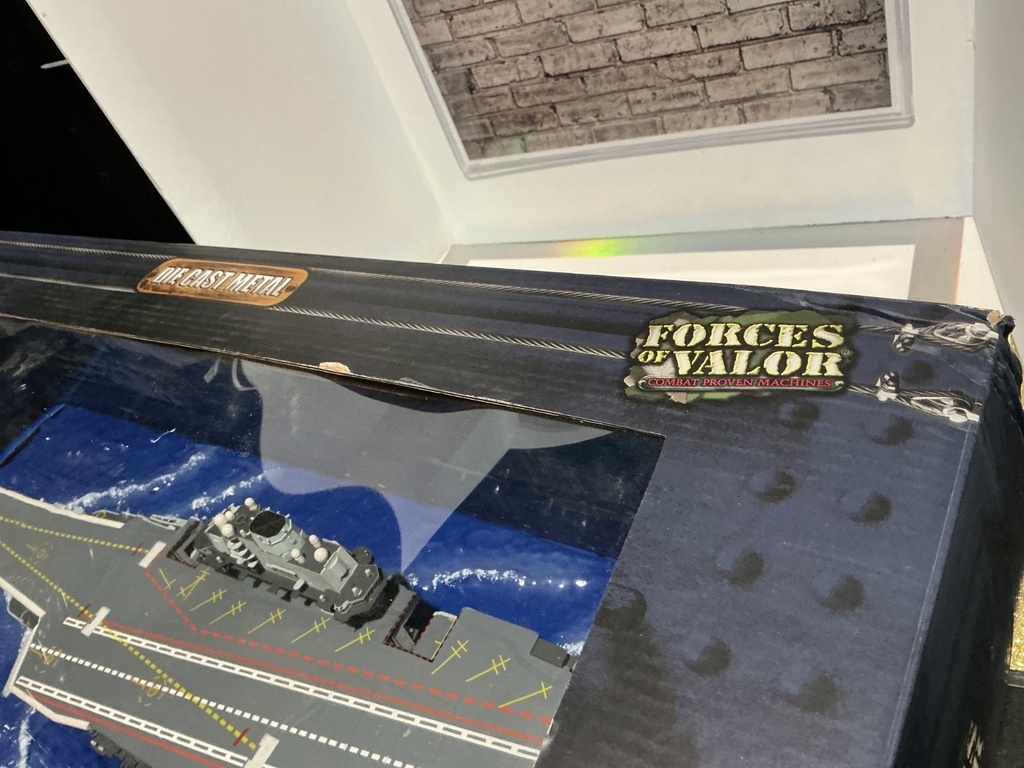 Forces of Valor 1/700 Scale 861010A - Chinese Liaoning (CV-16) Hong Kong Visit image