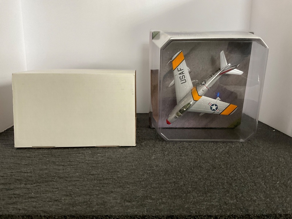 Corgi Legends US35803 F-86f-30 Sabre James Hagerstrom 67th FB Squadron 18th Fb. image