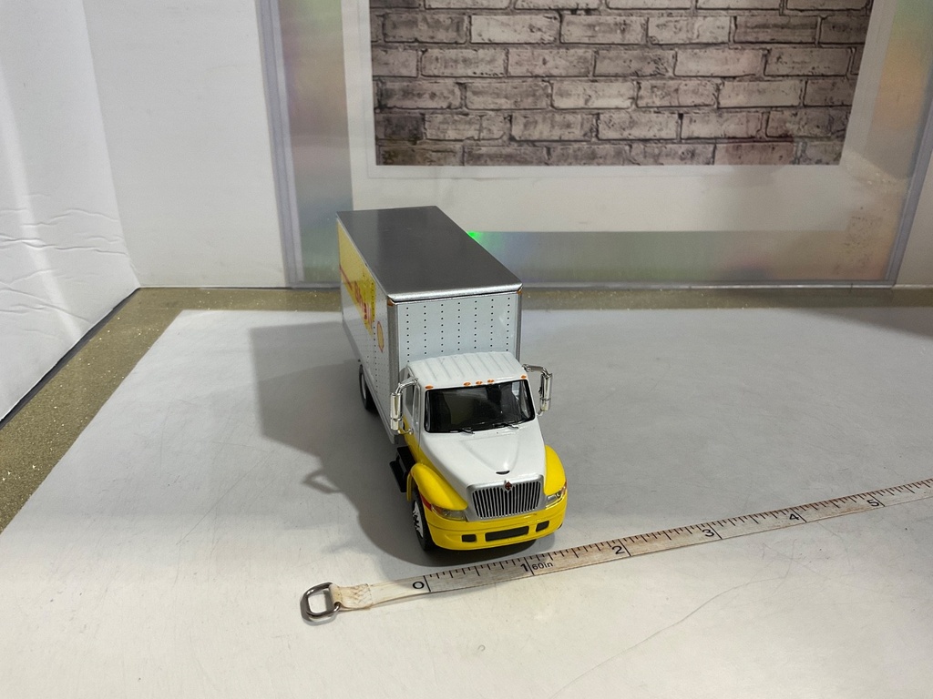 GREENLIGHT 2013 INTERNATIONAL  WORKSTAR SHELL BOX VAN  **NO BOX image