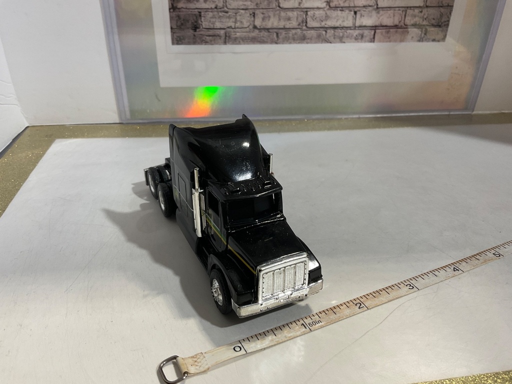 ERTL  TRACTOR TRAILER    **NO BOX image