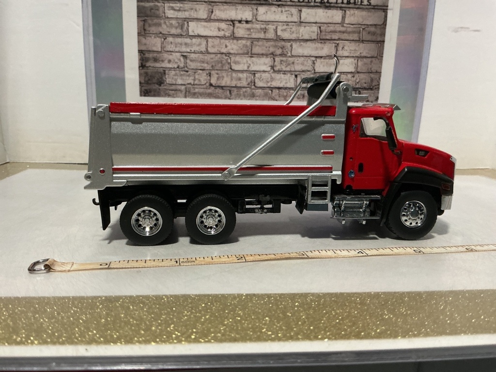 DIECAST MASTERS DUMP TRUCK EXHAUST HAS BEND   {LOOSE, NO BOX} image