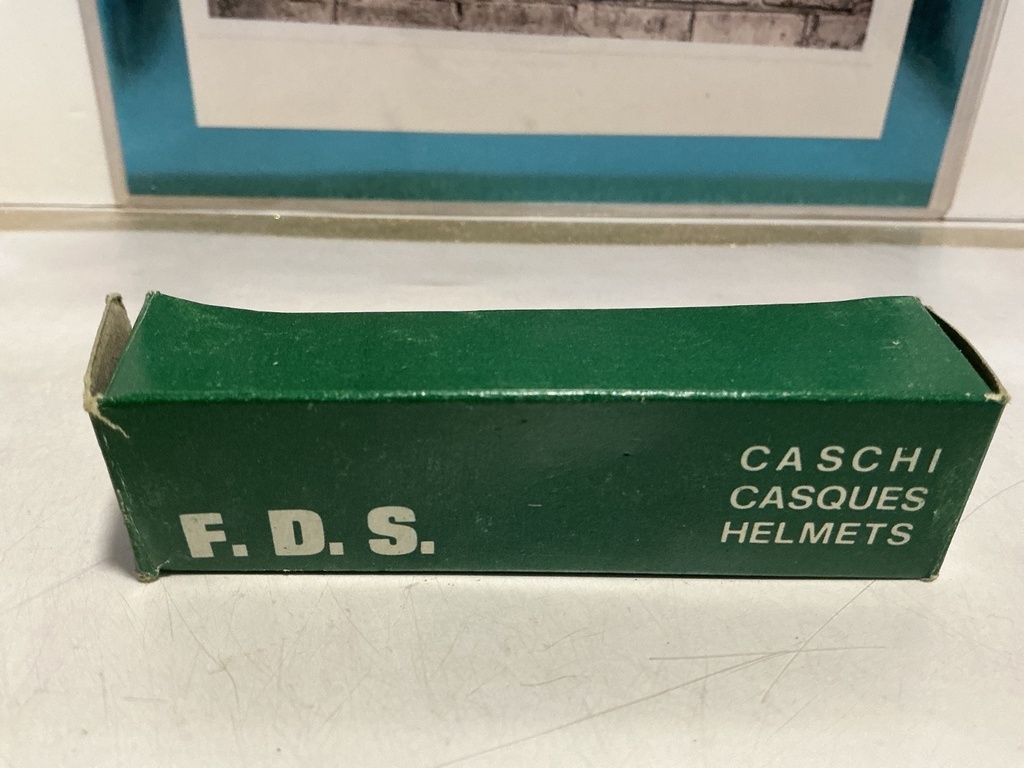 F.D.S HELMET - NO.26 GUNNAR NILSON [DAMAGED BOX/MISSING PIECES] image