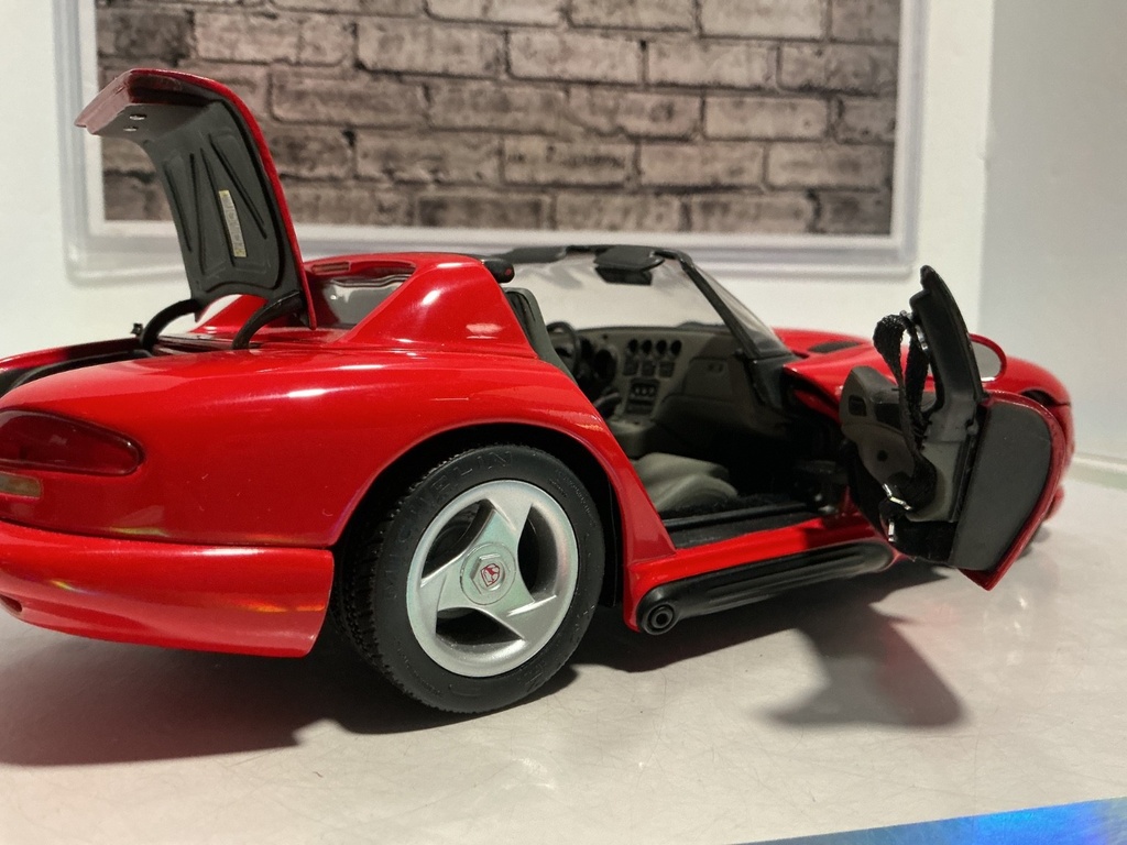 1:20 CREATIVE MASTERS LTD DODGE VIPER RT/10 image