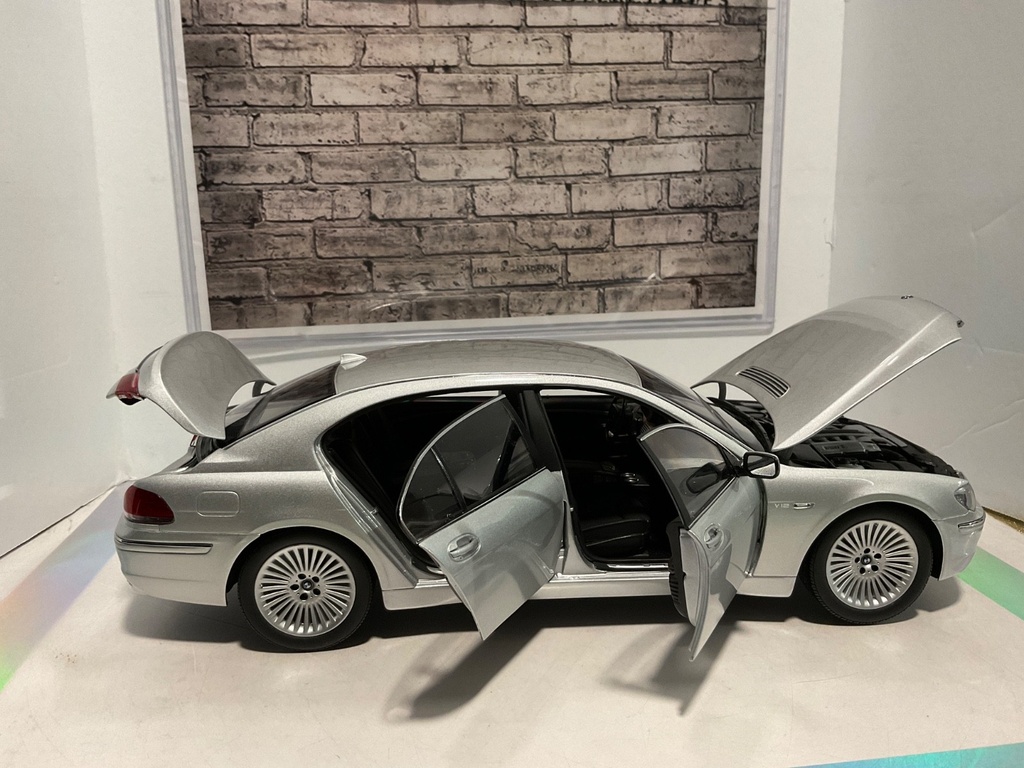 KYOSHO BMW 760LI SILVER NO.0857S image