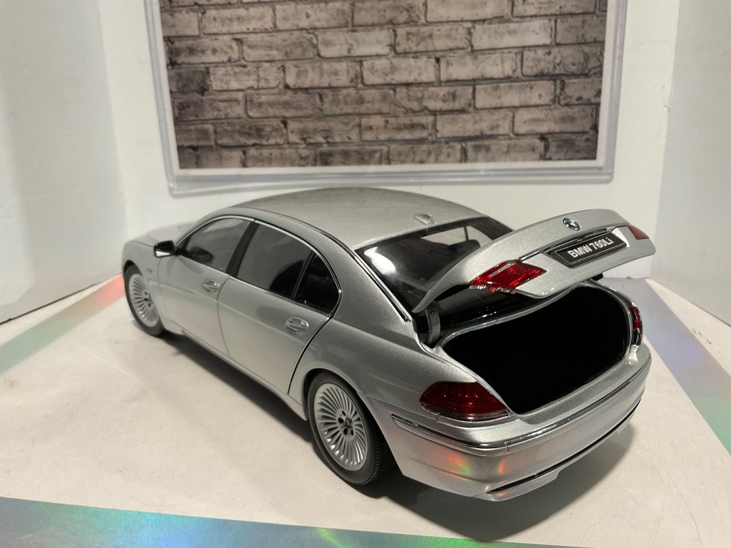 KYOSHO BMW 760LI SILVER NO.0857S image