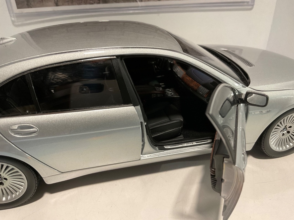 KYOSHO BMW 760LI SILVER NO.0857S image