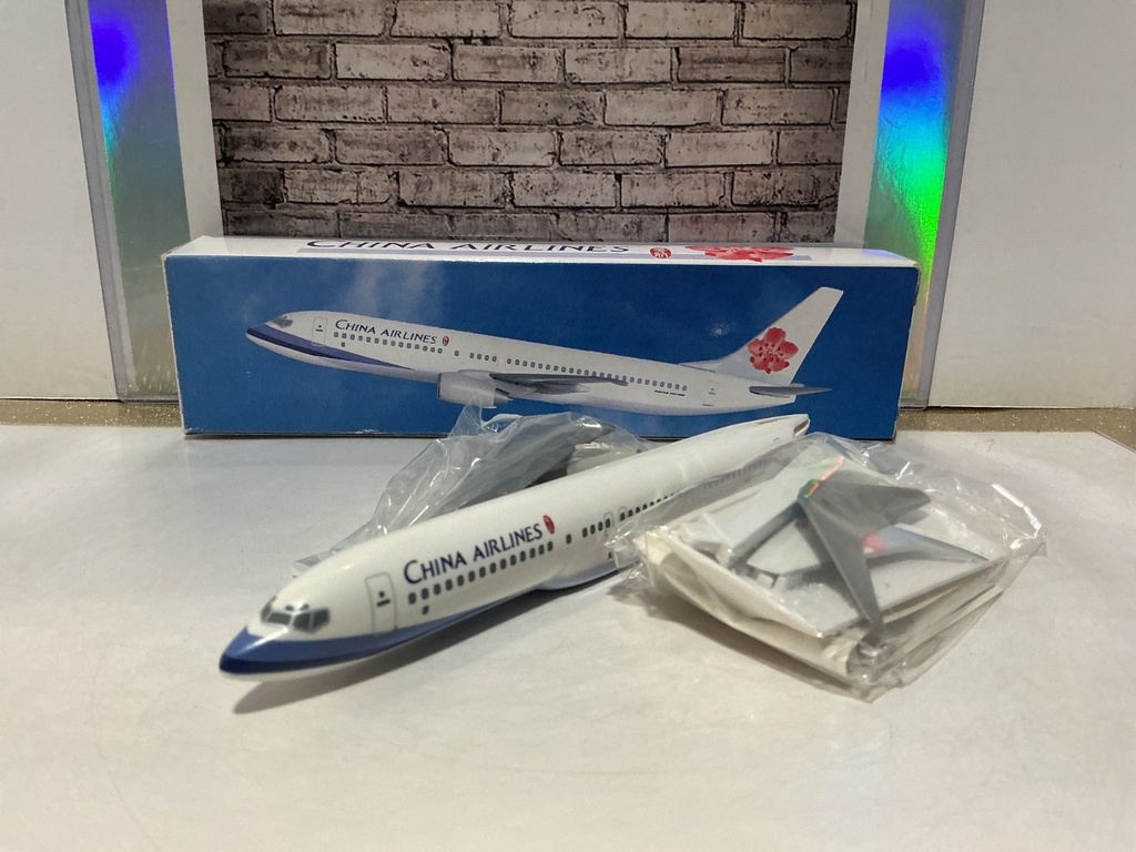 [unknown brand] CHINA AIRLINES - BOEING 737-800 image