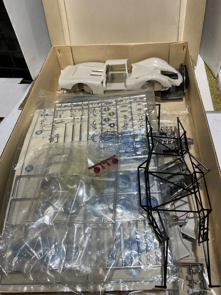 1/16 AHM MAI PORSHE CARRERA OPEN MOST PARTS PRESENT NO MOTOR image