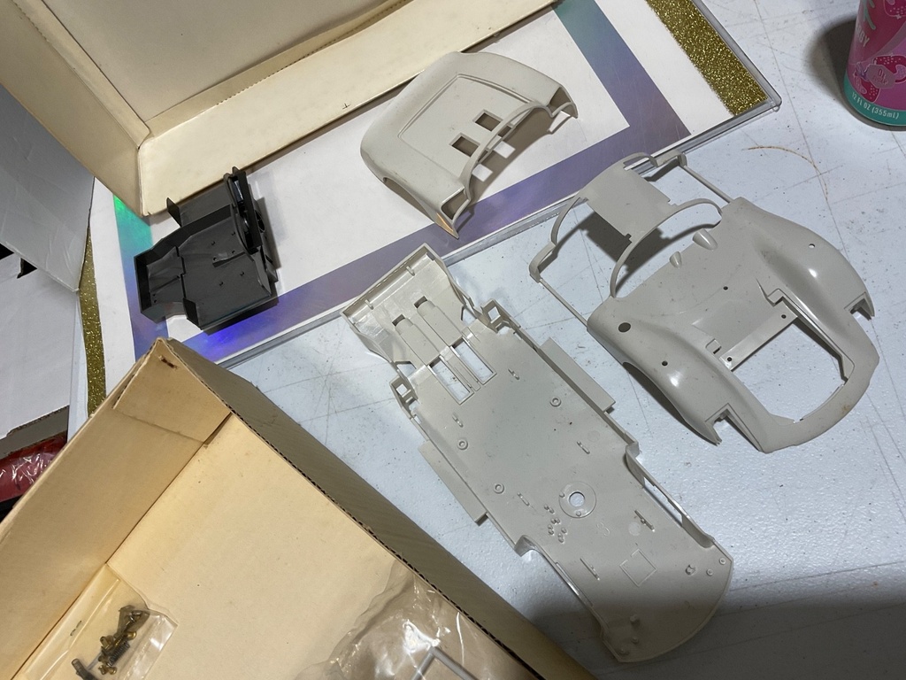 1/16 AHM MAI PORSHE CARRERA OPEN MOST PARTS PRESENT NO MOTOR image