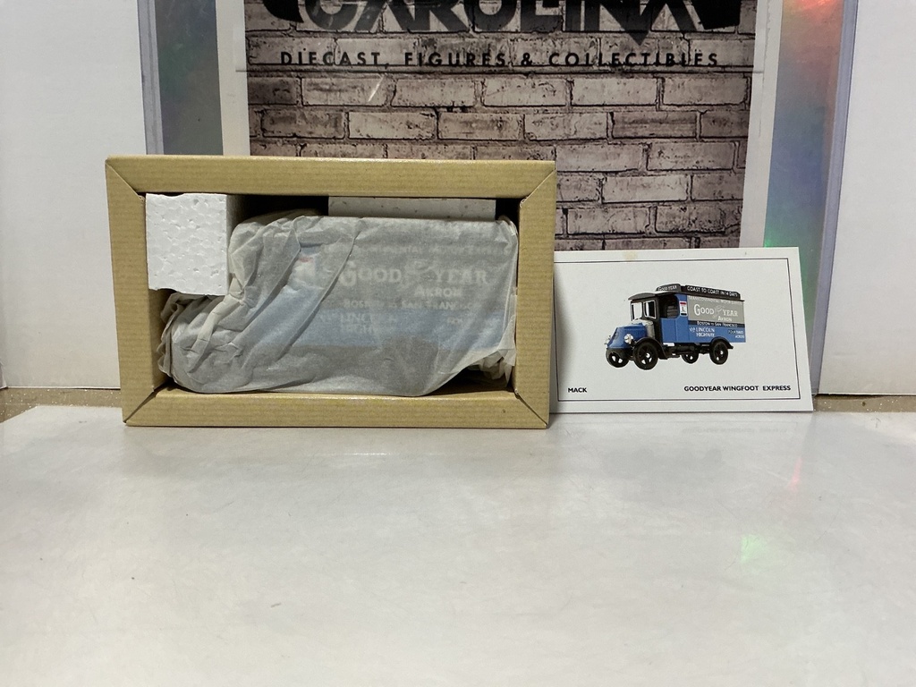 CORGI CLASSICS MACK GOODYEAR WINGFOOT EXPRESS image