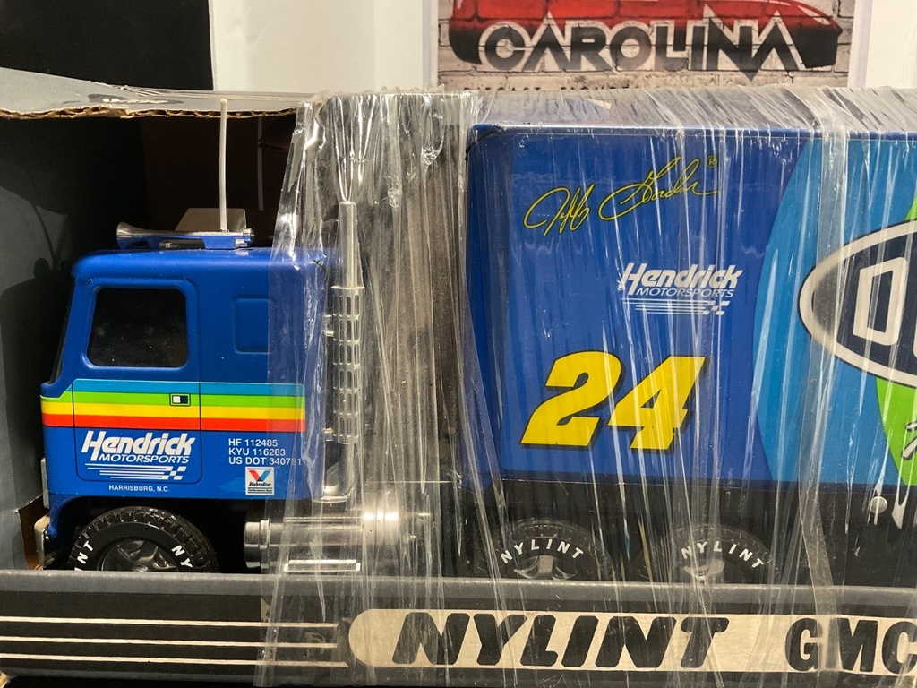 NYLINT GMC 18 WHEELER JEFF GORDAN DAMAGED BOX image