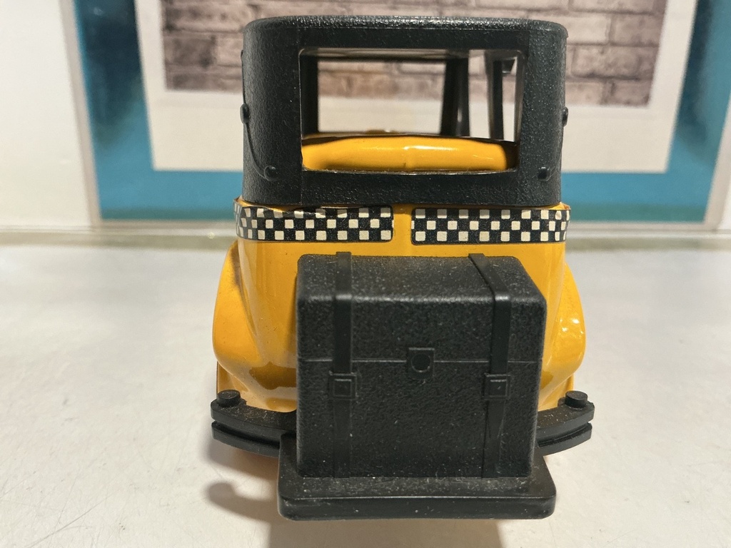 AVON 1926 CHECKER CAB - WILD COUNTRY AFTER SHAVE 5 FL.OZ image