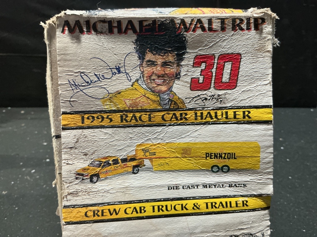 BROOKFIELD COLLECTORS GUILD - GMC CREW CAB TRUCK/HAULER [MICHAEL WALTRIP] image