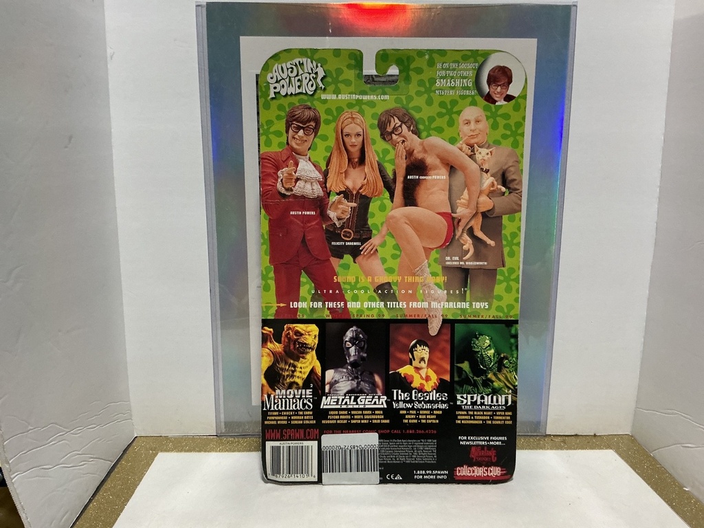 AUSTIN POWERS W/VOICE CHIP AND ACCESSORIES image