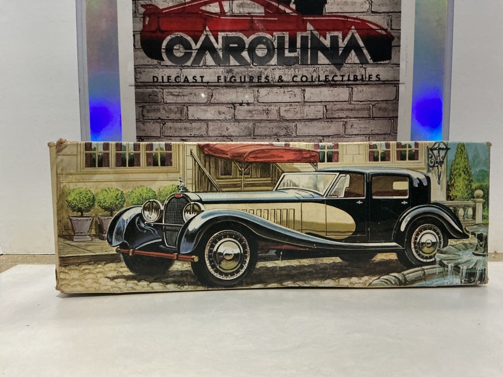AVON BUGGATI ‘27 AFTER SHAVE 6.0Z [DAMAGED BOX] image
