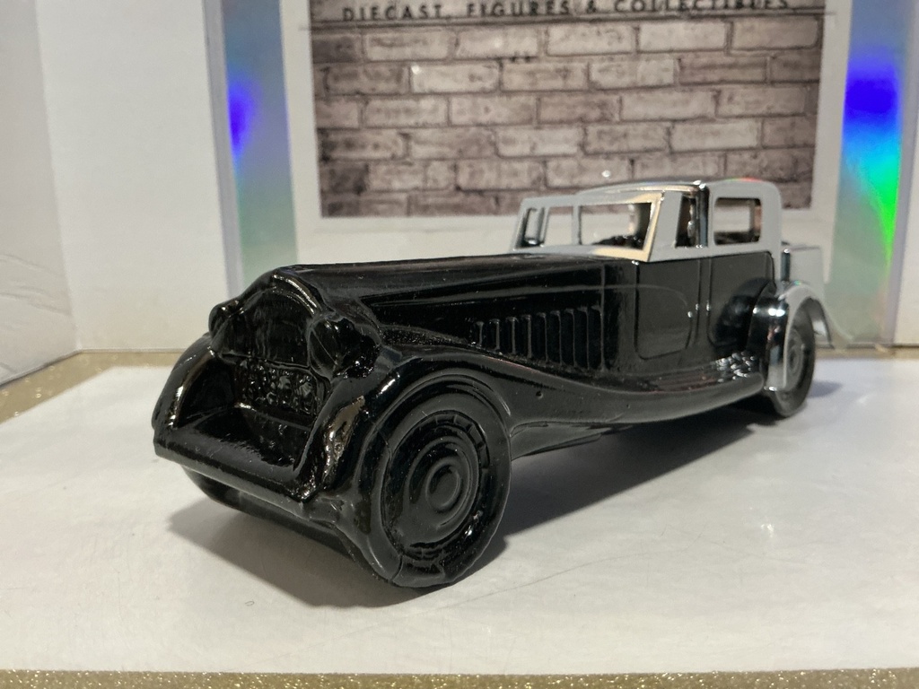 AVON BUGGATI ‘27 AFTER SHAVE 6.0Z [DAMAGED BOX] image