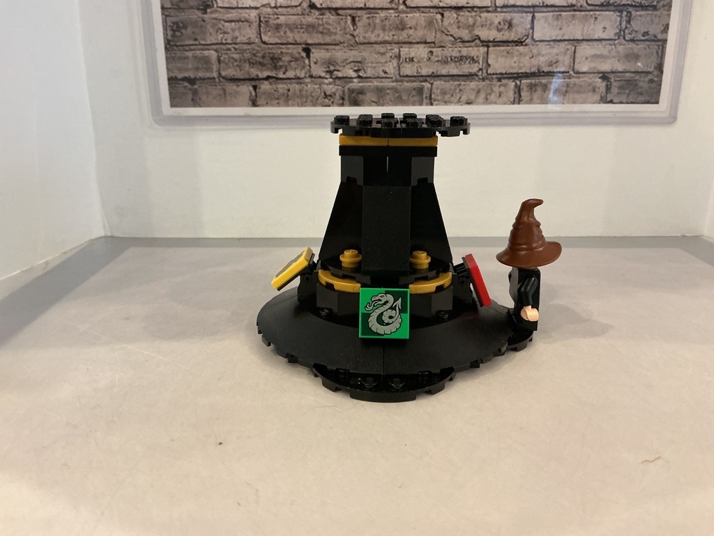 [LOOSE]  LEGO Harry Potter Talking Sorting Hat Build and Display Set 76429 image
