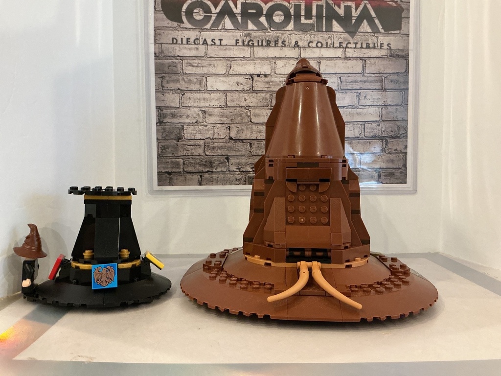 [LOOSE]  LEGO Harry Potter Talking Sorting Hat Build and Display Set 76429 image
