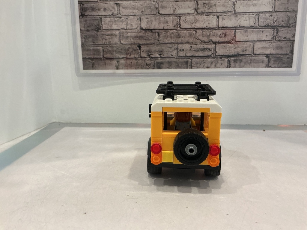 LEGO SET #40650 LEGO Creator Land Rover Classic image