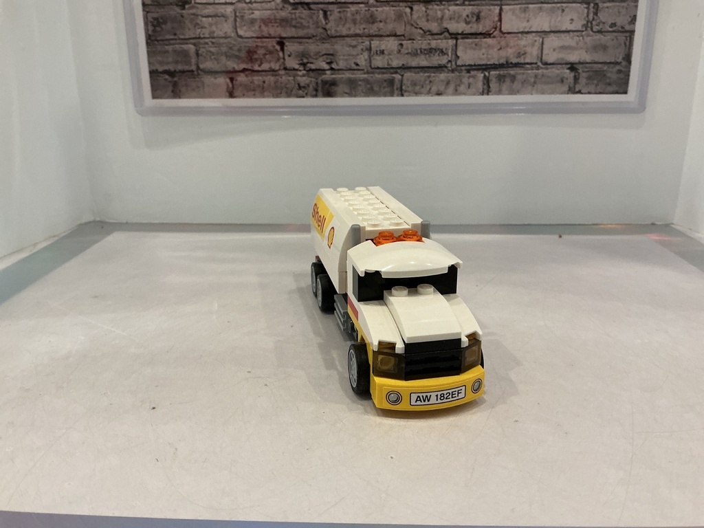 LEGO Shell Tanker SET #40196 image
