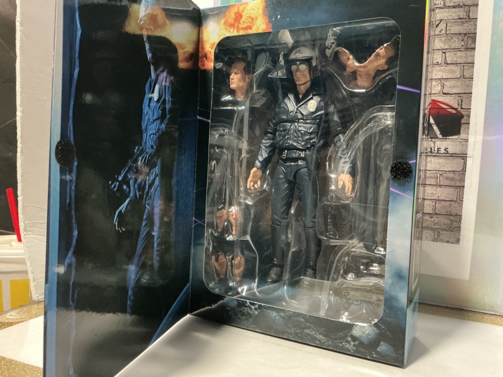 TERMINATOR 2 JUDGMENT DAY - T-1000 MOTORCYCLE COP image