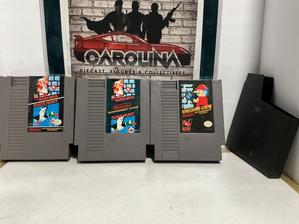 2X  SUPER MARIO BROS. DUCK HUNT NES SYSTEM AND WRECKING CREW NES SYSTEM W/SLEEVE image