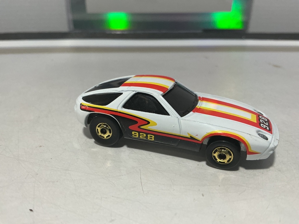 1/64 1983 HOT WHEELS PORSCHE P-928 GOLDWHEELS HONG KONG NEAR MINT image