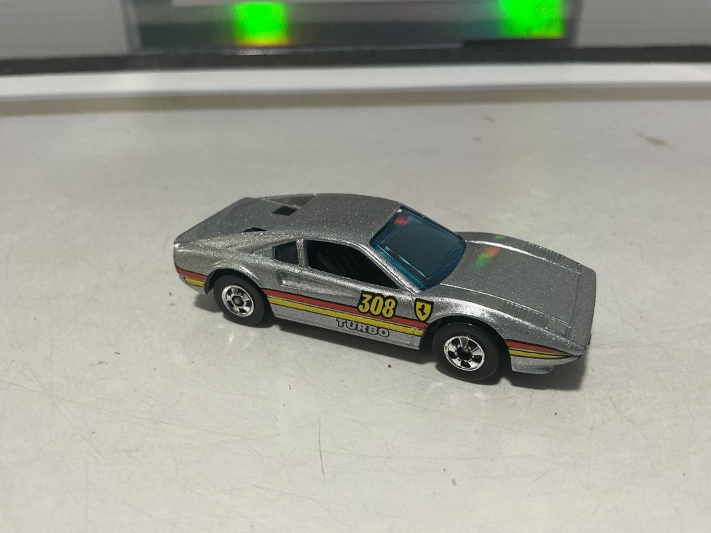 1/64 HOTWHEELS RACEBAIT 308 FERRARI - MADE IN HONG KONG NEAR MINT image