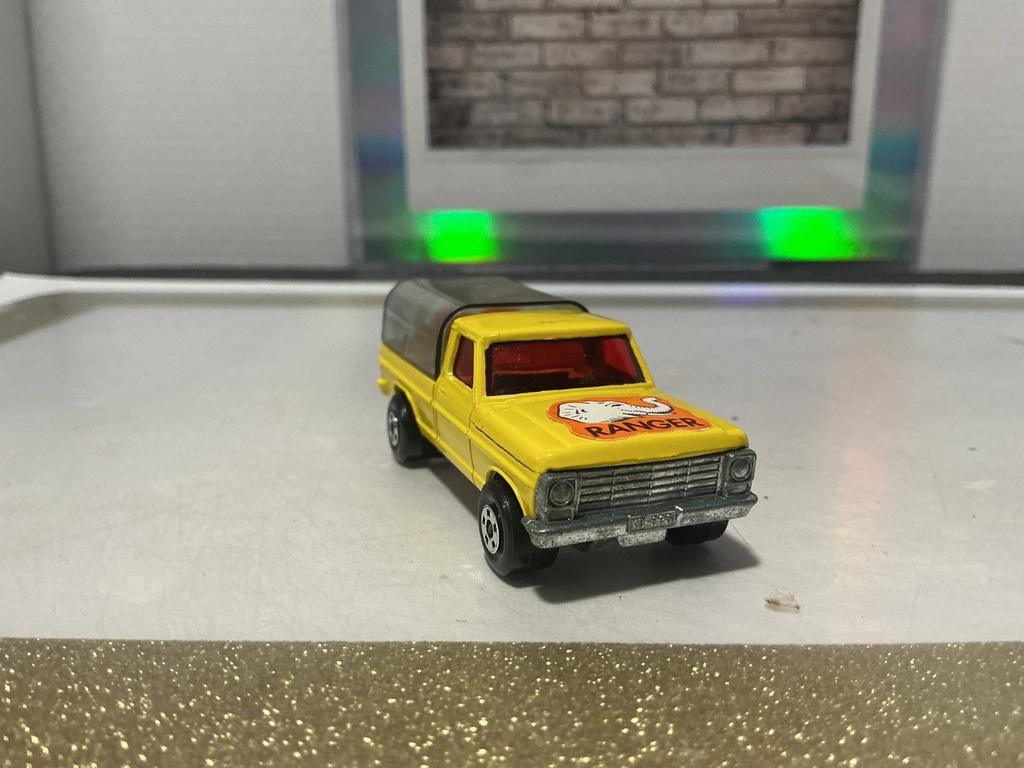 1/64 MATCHBOX LESNEY 1957 WILDLIFE RANGER TRUCK W/ CLEAR CANOPY- ENGLAND 1973 image