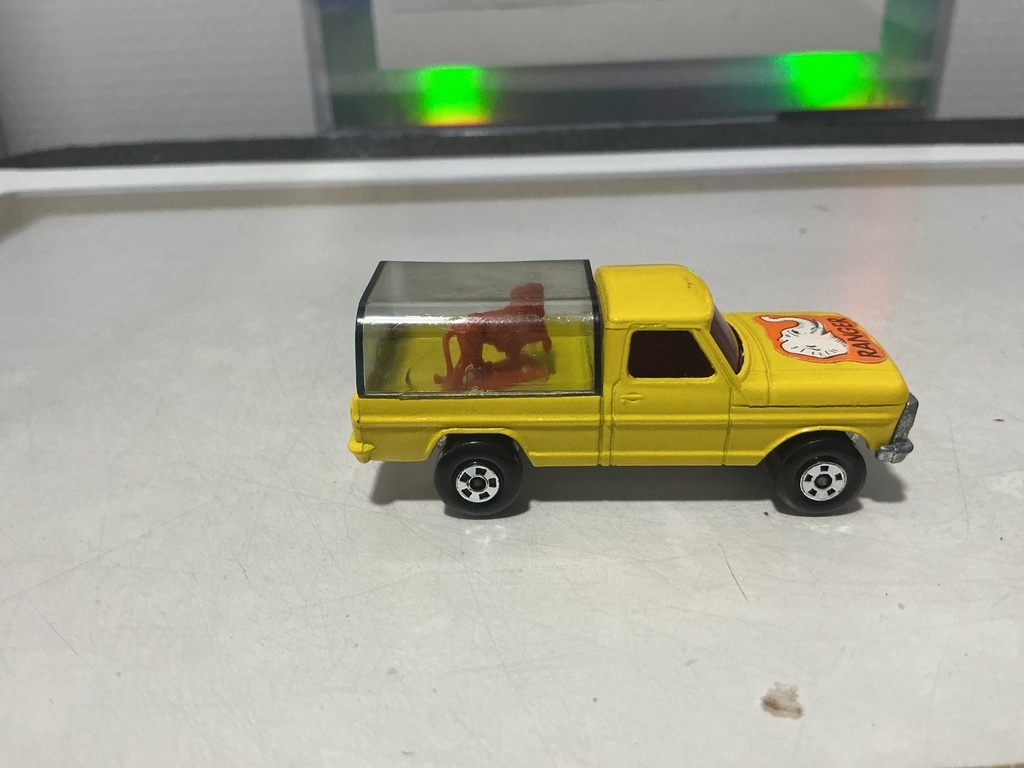 1/64 MATCHBOX LESNEY 1957 WILDLIFE RANGER TRUCK W/ CLEAR CANOPY- ENGLAND 1973 image