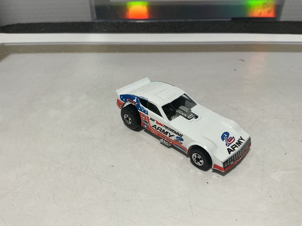 1/64 HOTWHEELS MATTEL - DON PRUDHOMME US ARMY FUNNY CAR - 1977 ENGLAND image