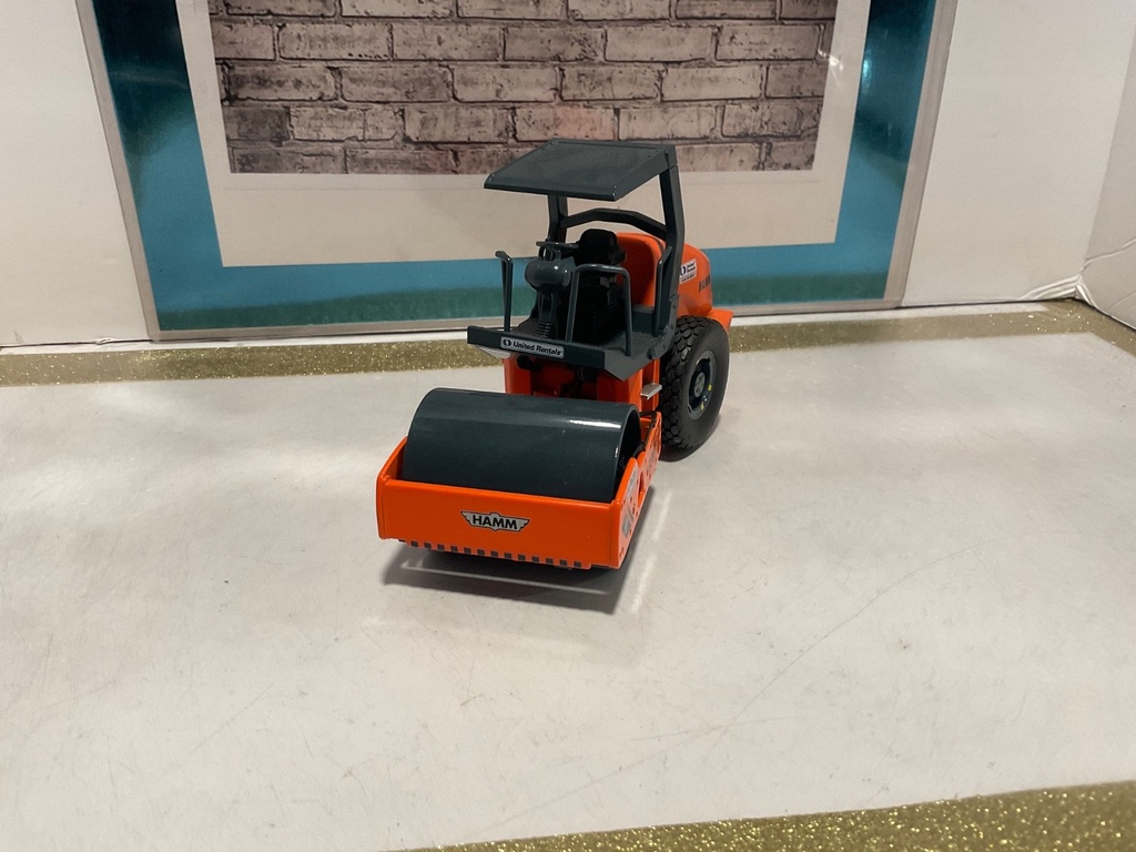 1/34 FIRST GEAR HAMM 3307 VIBRATING ROLLER   {LOOSE NO BOX} image