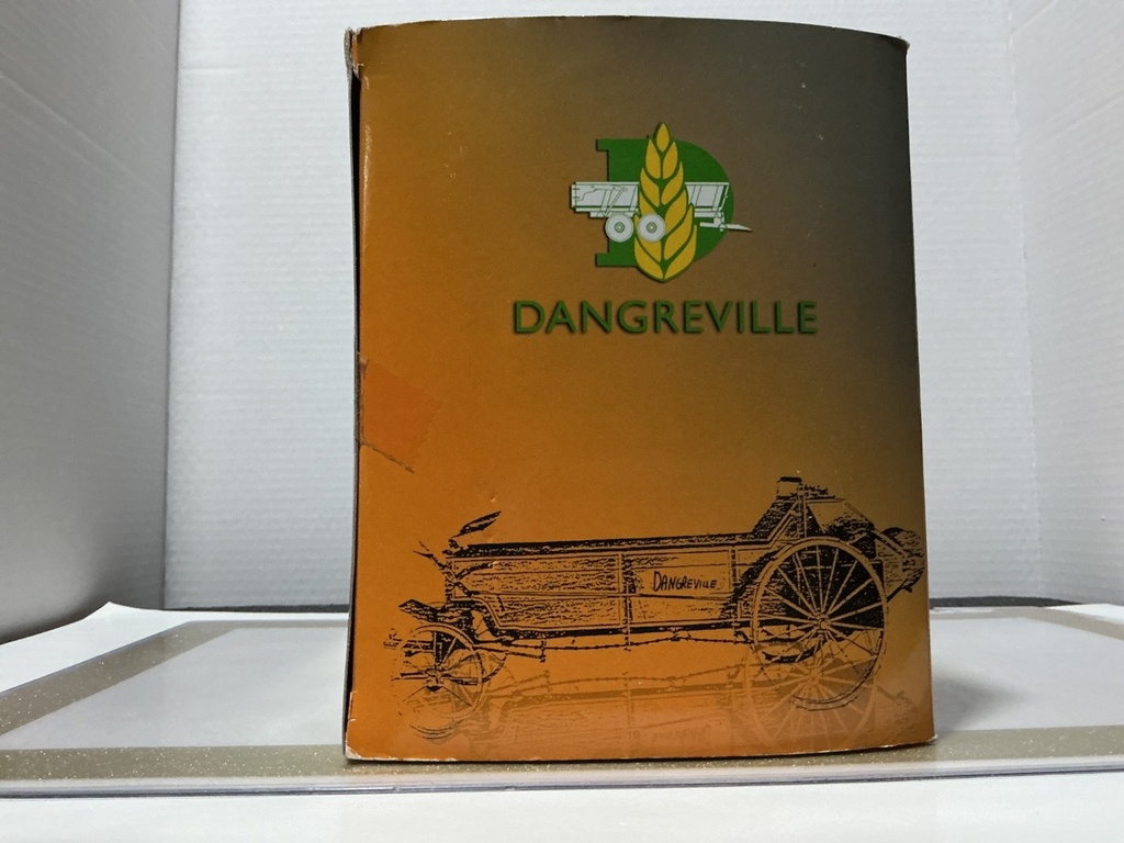 1/32 DANGREVILLE ETB15000 DUAL-AXLE AGRICULTURAL MUCK / MANURE SPREADER image