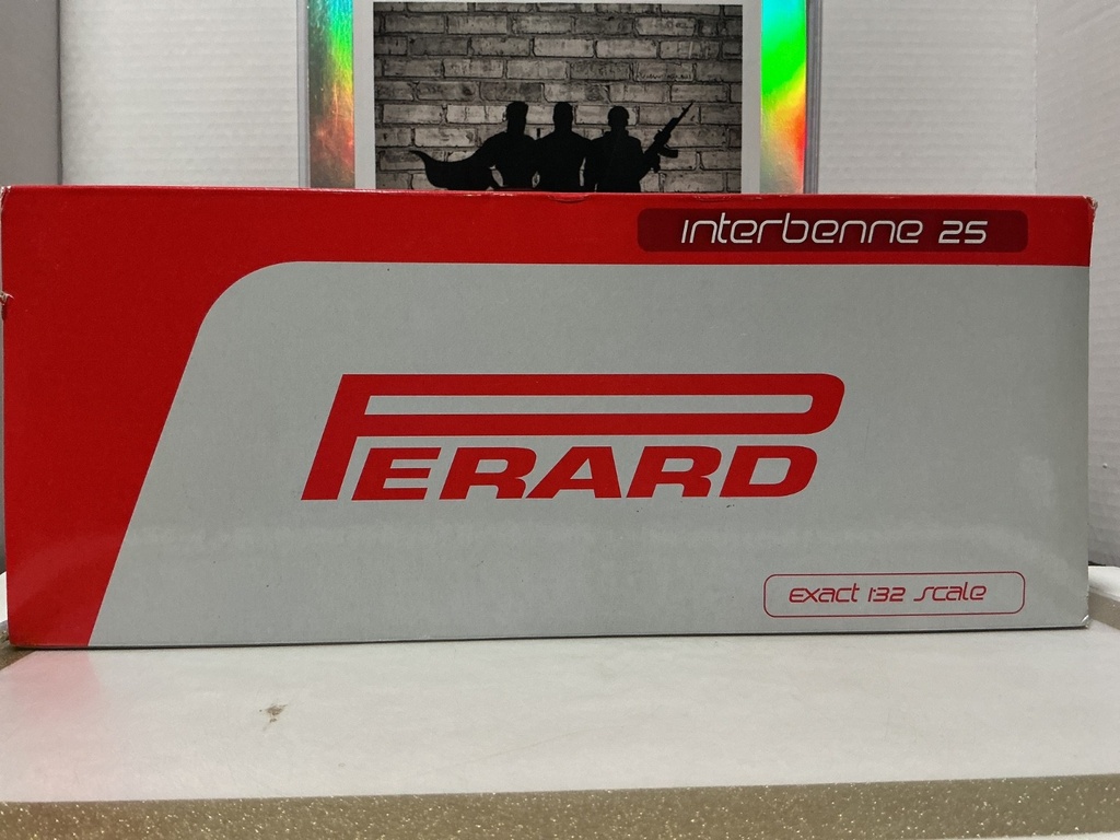 1/32 UNIVERSAL HOBBIES PERARD INTERBENNE 25 TANDEM AXLE AUGER CART/CHASER BIN image