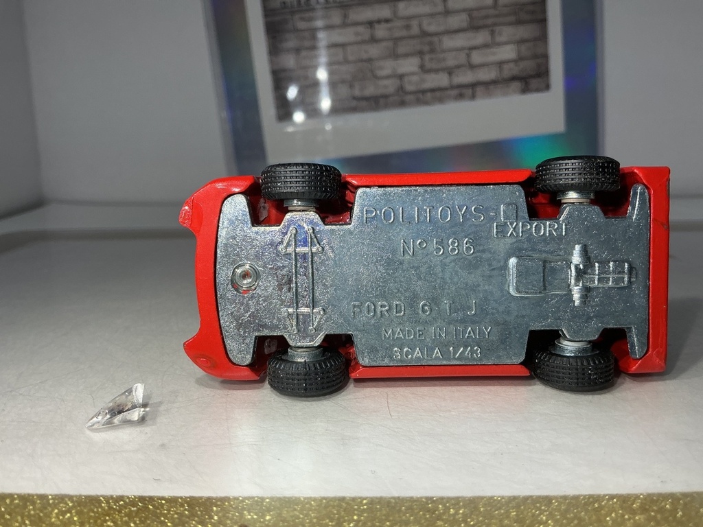 1/43 POLITOYS NO. 586 FORD GTJ MADE IN ITALY [HEADLIGHT PIECE BROKEN OFF] image