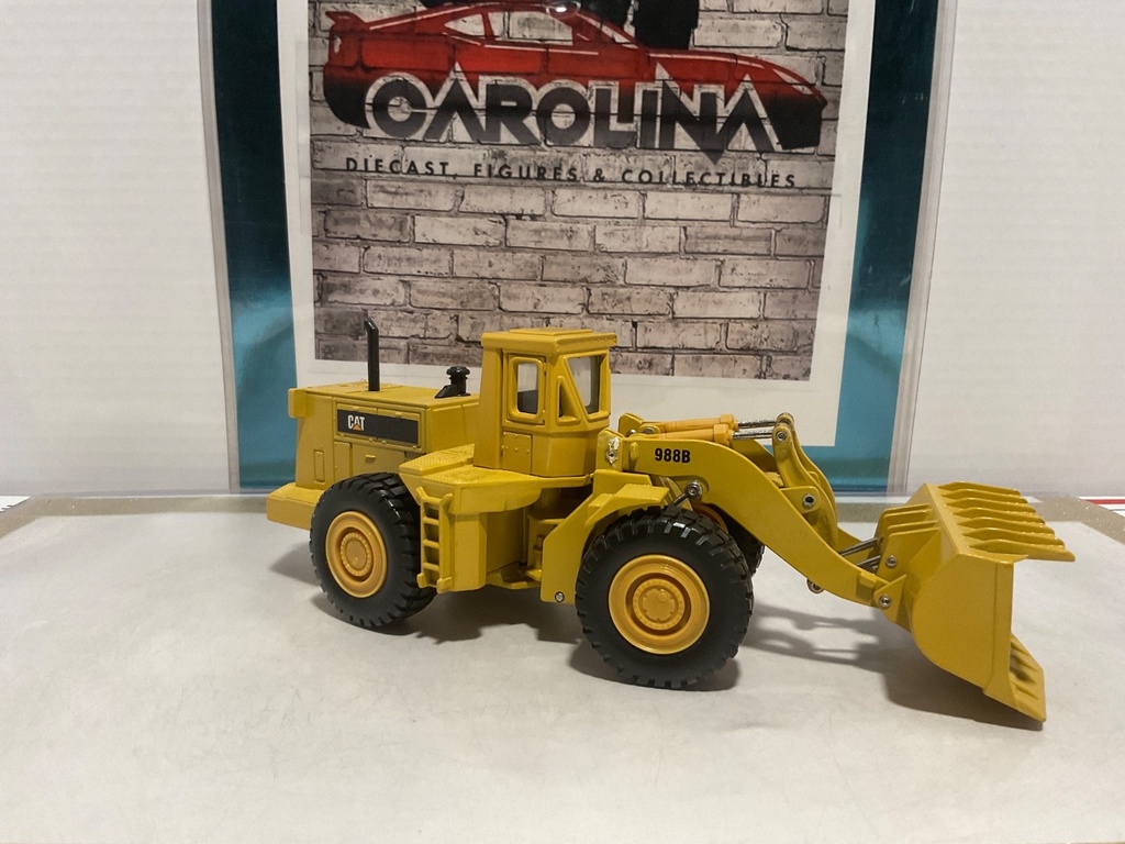 1/50: ERTL CATERPILLAR 988B WHEEL LOADER image