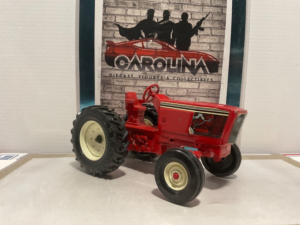 1/16: ERTL INTERNATIONAL JUNKYARD PARTS TRACTOR image