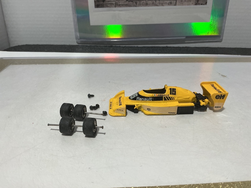 1/43 EIDAI RENAULT RS01 - MADE IN JAPAN [BROKEN] image