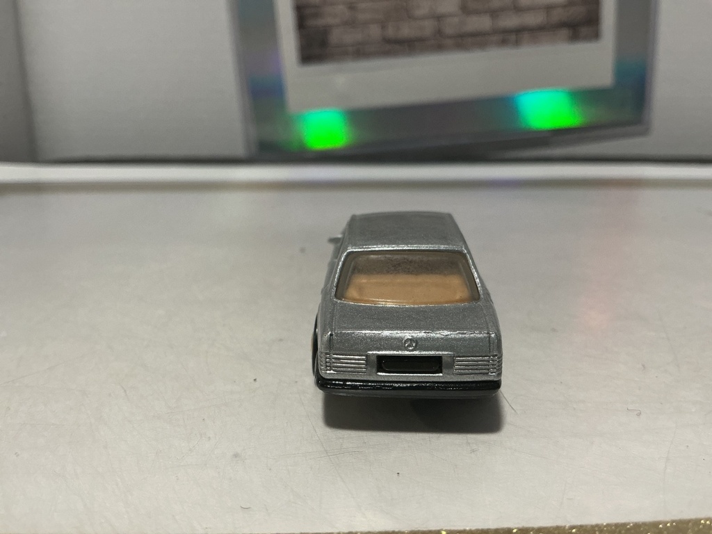 1/64 HOTWHEELS MERCEDES-BENZ 380 SEL - USED image