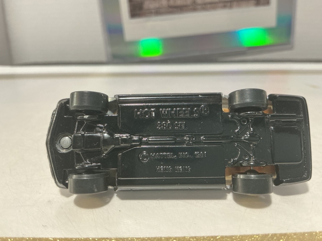 1/64 HOTWHEELS MERCEDES-BENZ 380 SEL - USED image
