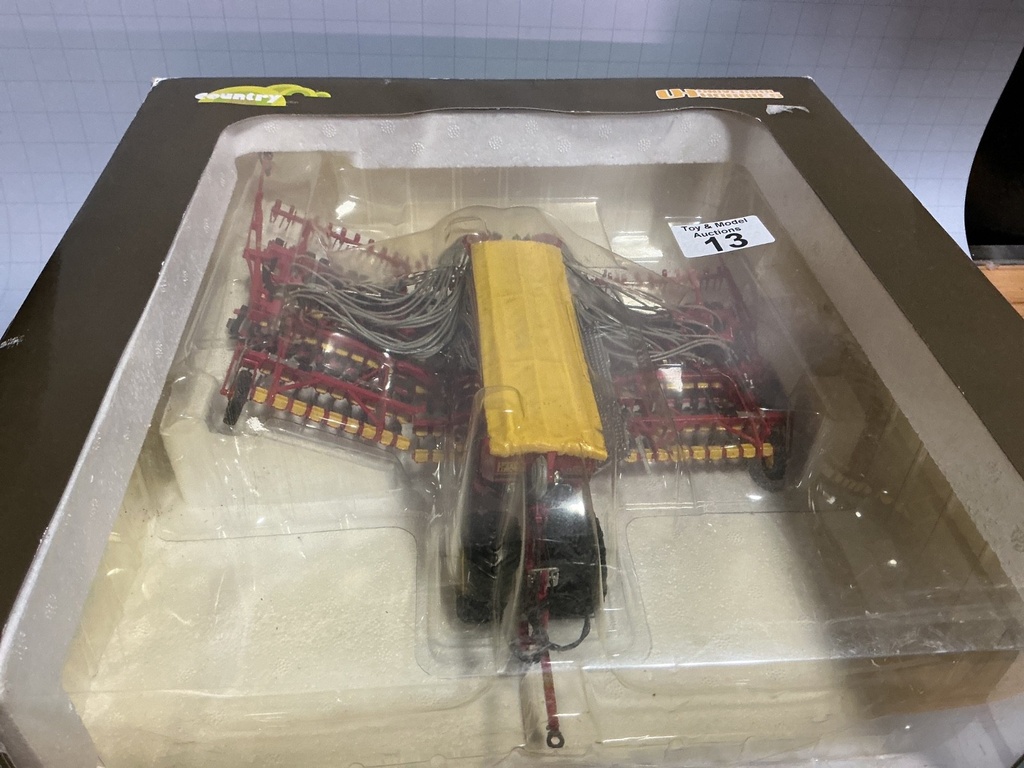 1/32 UNIVERSAL HOBBIES VADERSTAD RAPID A800C  {DISPLAYED } image