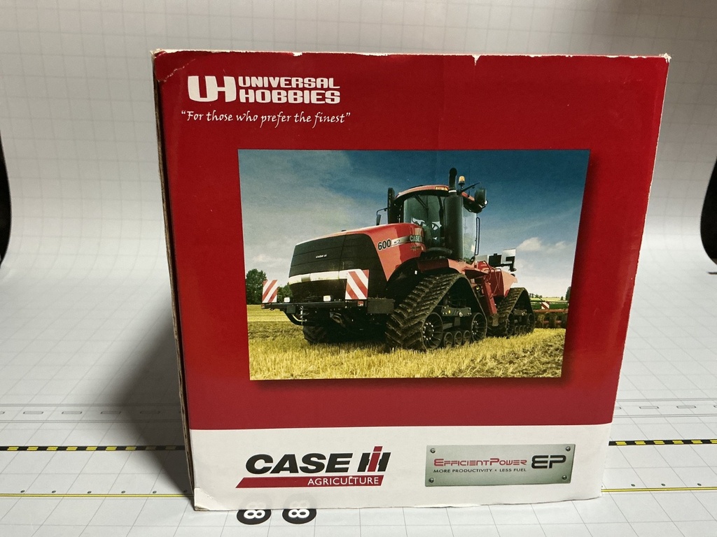 1/32 UNIVERSAL HOBBIES CASE IH QUADTRAC 600  {DISPLAYED}. image