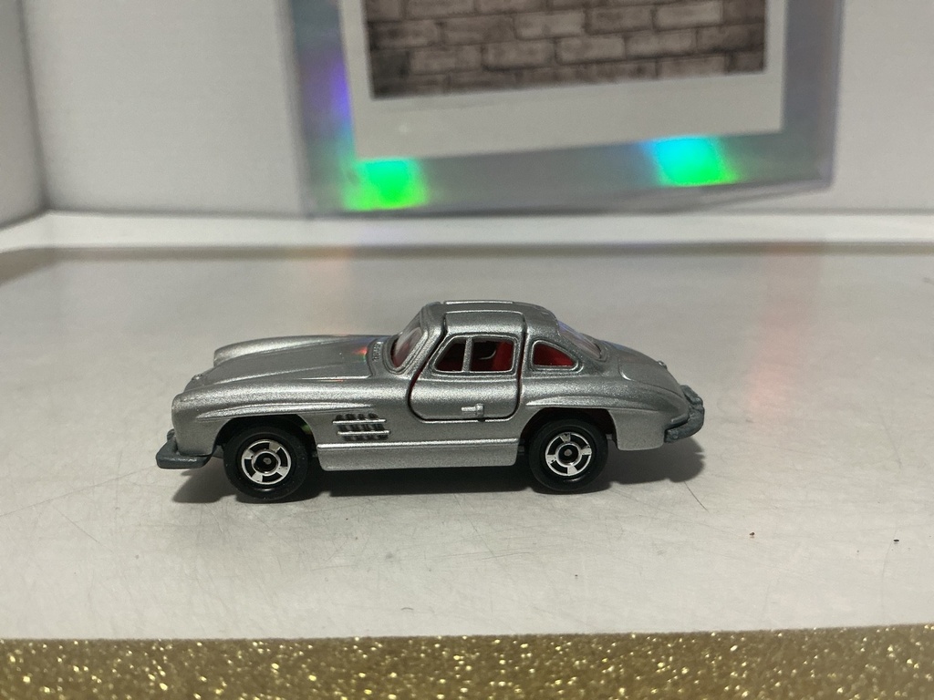 1/63 TOMICA MERCEDES BENZ 300 SL NO. F19 image
