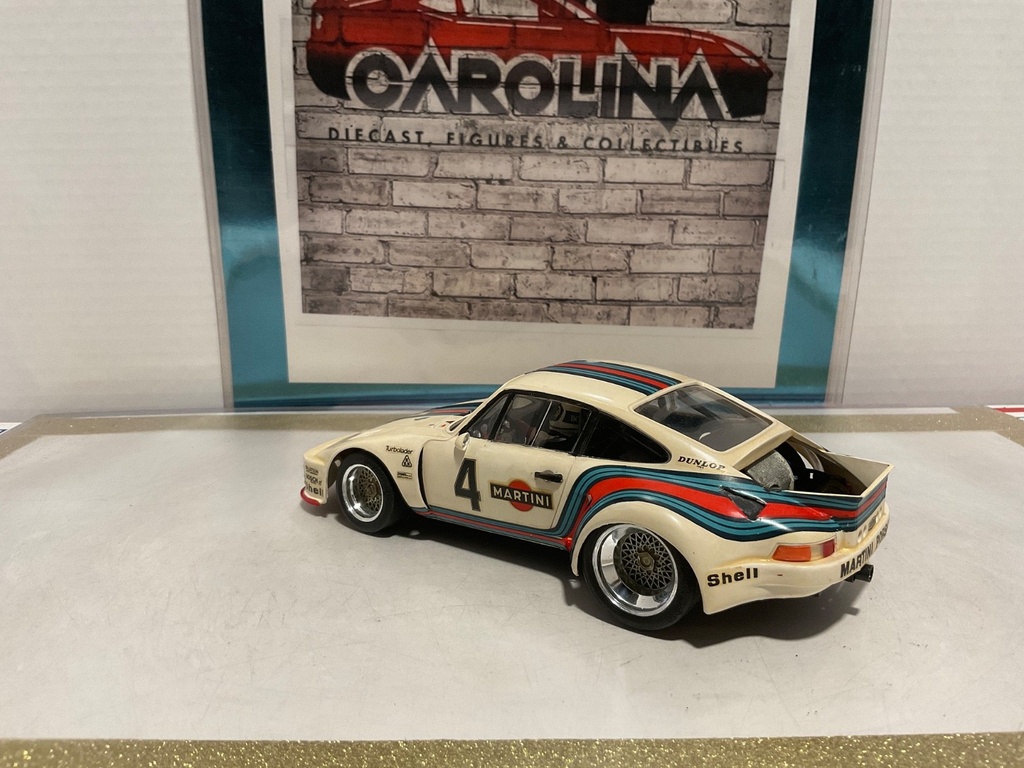 1:24 TAMIYA MOTORIZED PORSCHE 935 MARTINI RACING #4 PLASTIC MODEL PARTS CAR image