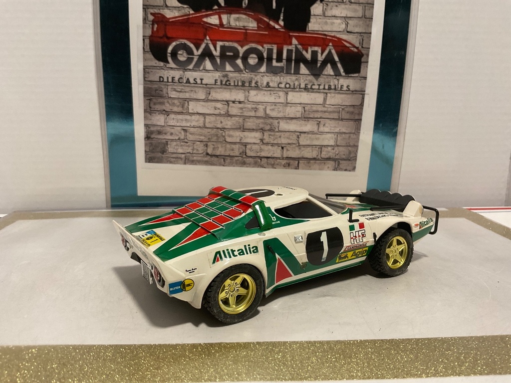 1:24 CANCIA ALITALIA #1 PLASTIC MODEL KIT CAR image
