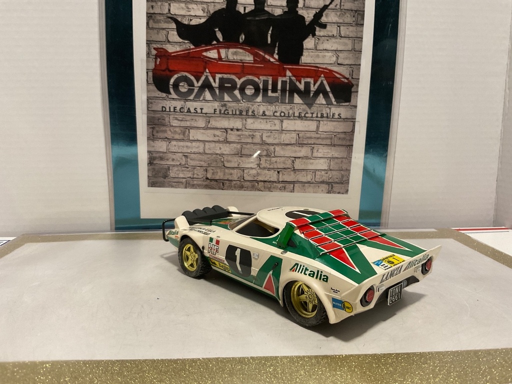 1:24 CANCIA ALITALIA #1 PLASTIC MODEL KIT CAR image