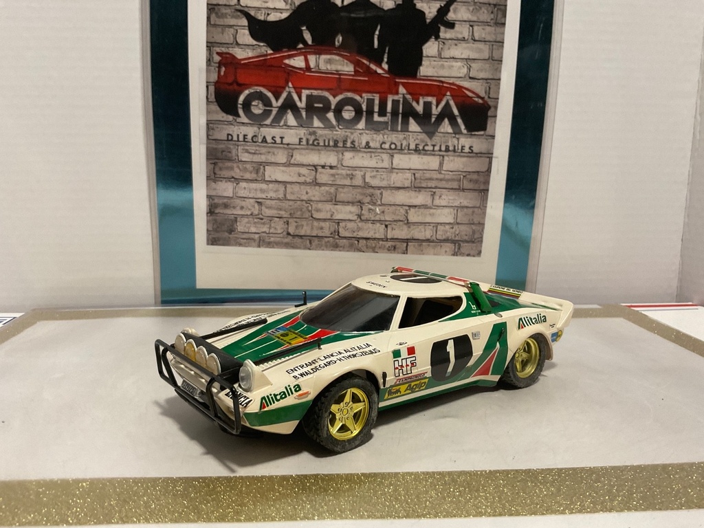 1:24 CANCIA ALITALIA #1 PLASTIC MODEL KIT CAR image