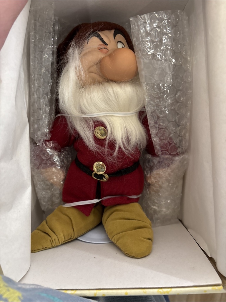 WALT DISNEY SNOW WHITE & SEVEN DWARFS PORCELAIN DOLLS SET OF 8 BOXED & 745 /2500 image
