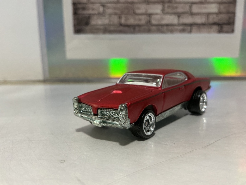 1/64 SCALE HOTWHEELS - ‘67 PONTIAC GTO image